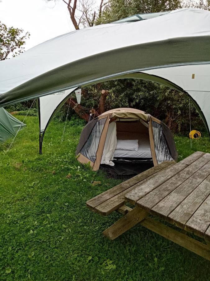 Basic 2P Tent Sotterum Ξενοδοχείο Kornwerd Εξωτερικό φωτογραφία