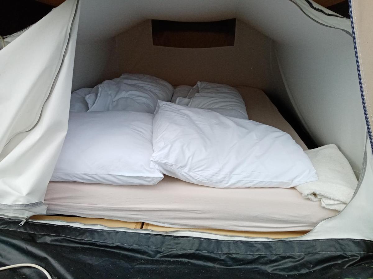 Basic 2P Tent Sotterum Ξενοδοχείο Kornwerd Εξωτερικό φωτογραφία